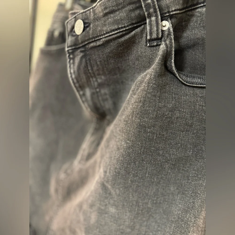 Black Denim Skirt; good for all seasons. Size 18. Perfect condition, never worn - Picture 3 of 3